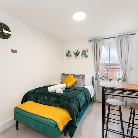 Small And Trendy Studio 3B London Exteriör bild