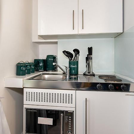 Small And Trendy Studio 3B London Exteriör bild